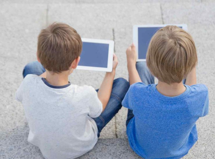 niños con tabletas